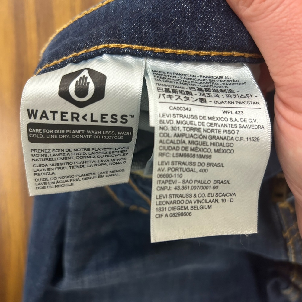 Like New •Levi’s Men’s Jeans• waterless 32W/32L - Picture 5 of 5